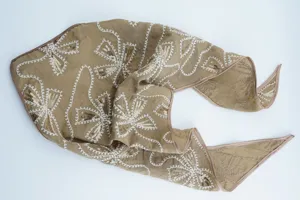 Pañuelo cabeza bordado con lentejuelas champán encaje vintage flor triángulo retro