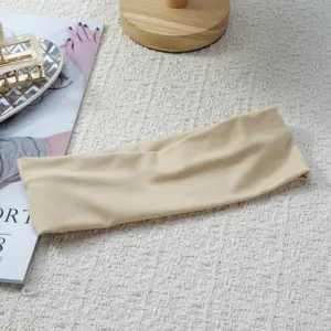 Simple solid color elastic headband, soft stretchy fabric detail for yoga and daily wear sports.
