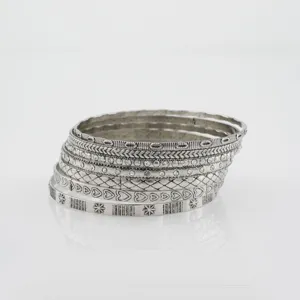 Mehrlagiges Stapelbares Silbernes Metallarmband-Set Mit Stern Herz Strass Design Damen Mode Schmuck Armreifen