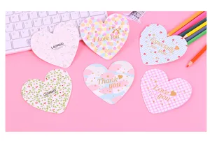 Set de tarjetas de felicitación con forma de corazón y diseños florales para declaraciones.