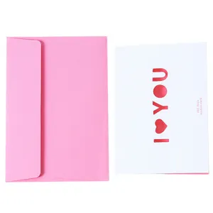 Set de tarjeta de felicitación de San Valentín con sobre rosa, diseño romántico de amor.