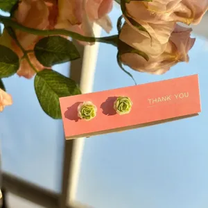 Boucles d'oreilles clous camélia dégradé style doux minimaliste bijoux d'oreilles femme