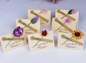 Juego de tarjetas de felicitación retro de papel kraft con flores secas para regalos de DIY.