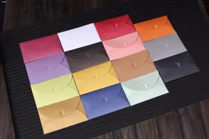 Sobre en forma de corazón de papel perlado set de tarjetas, diseño colorido para deseos.