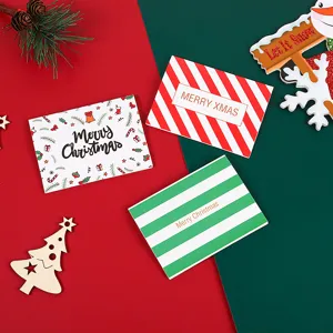 Conjunto de tres tarjetas de felicitación navideñas con diseños festivos a rayas para regalos.