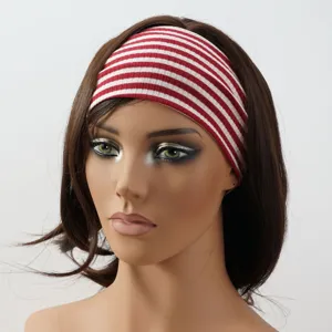 Rotes und weißes gestreiftes Strickstirnband Detail, ideal für Yoga, Fitness und Outdoor Sport.