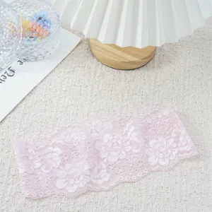 Rosa elastisches Spitzen-Stirnband für Damen, schicke hohle Blumen-Haaraccessoires.