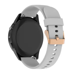 Detailansicht eines universellen Silikonarmbands mit Roségold-Schließe für Smartwatches.