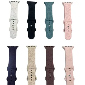 Cinturino di ricambio in silicone con motivo floreale inciso al laser per smartwatch.