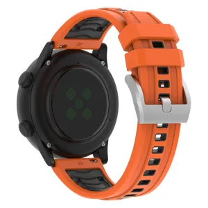 Detailed view of the 22mm dual-color silicone watch strap buckle and back sensor layout.