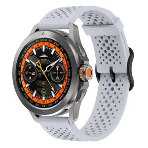 Nahansicht des Smartwatch-Silikonarmbands mit atmungsaktivem perforiertem Design und Schnalle.