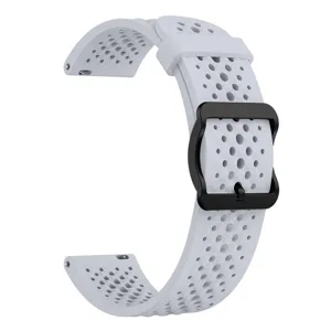 Detailansicht des weißen, perforierten Silikon-Uhrenarmbands mit schwarzer Metallschnalle.