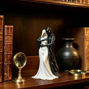 Gothic Dark Grim Reaper And Queen Embrace Statue Resin Figurine Spooky Home Decor Halloween Ornament Tabletop Sculpture