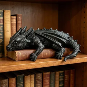 Detaillierte Resin Drachenstatue auf Büchern, perfekte Fantasy Deko für Regal und Schreibtisch.