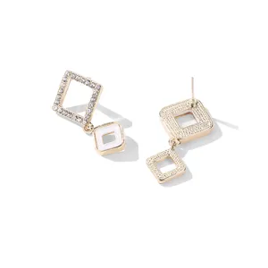 Elegantes boucles d'oreilles carrees geometriques doubles en strass mode femme bijoux.
