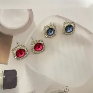 Boucles d'oreilles carrees en zircon et strass avec pierres rouges et bleues pour femmes tendance