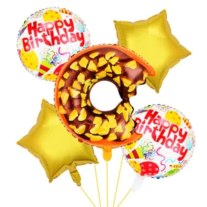 Nahaufnahme des Donut- und Stern-Aluminiumfolienballon-Sets für die Geburtstagsdeko.