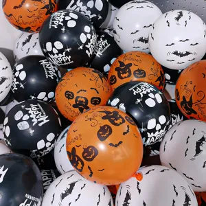 Ensemble de ballons en latex d'Halloween avec crânes effrayants et citrouilles pour fête.