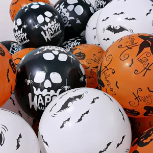Set de ballons en latex d'Halloween avec motifs de crânes, chauves-souris et citrouilles.