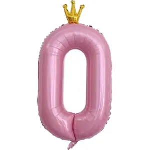 Ballon aluminium chiffre 0 rose avec couronne doree pour decoration fete d'anniversaire.