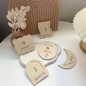 Wooden baby monthly milestone cards set, natural wood newborn growth photo props and decor.