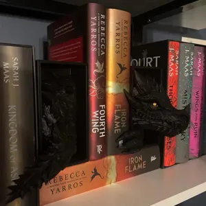 Detaillierte Drachen Buchstützen aus Harz für Regaldekoration. Kreative Fantasie Buchhalter Statue Büro.
