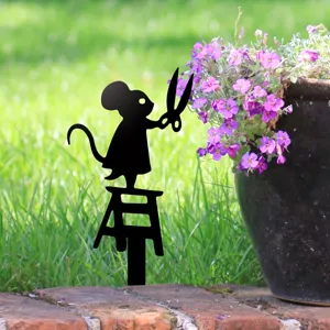Piquet de jardin en metal silhouette mignon souris ciseaux pelouse cour art deco detail.
