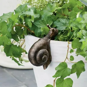 Resin snail pot hanger garden ornament detail view, cute hanging animal sculpture for planters.