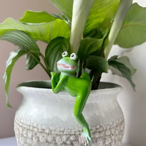 Green frog resin plant pot hanging ornament decorative figurine for home garden bonsai landscaping