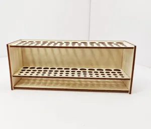 Hölzerner Pinselhalter mit vielen Löchern Schreibtisch Organizer für Stifte und Bastelbedarf.