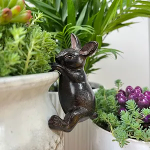 Ornement de pot de lapin suspendu en résine, jolie statue d'animal de jardin pour déco.