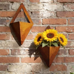 Rostfarbener Metall Wandblumentopf geformter Pflanztopf fuer Garten und Heimwand Dekoration