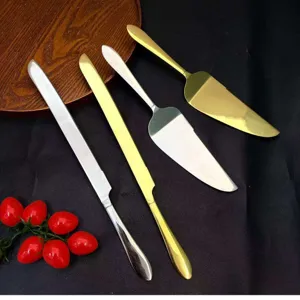 Roestvrijstalen taartmes en taartschep set goud zilver bakgerei voor dessert en pizza.