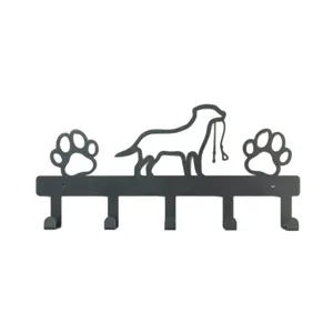 Appendiabiti murale cane in metallo nero con 5 ganci, zampa animale per ingresso e corridoio.