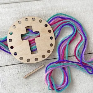 Kit de manualidades de tablero de tejido de cruz de madera con hilo de colores para pascua