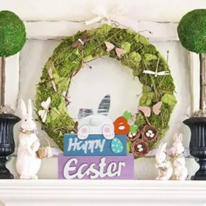 Panneau en bois étagé de Pâques avec joli décor de lapin et de carotte pour cheminée.
