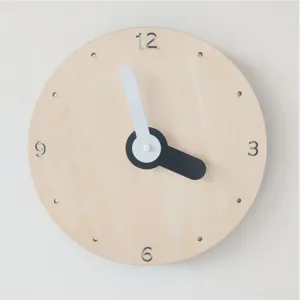 Horloge murale en bois nordique silencieuse horloge minimaliste decoration maison design