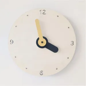 Horloge murale en bois nordique silencieuse decorative minimaliste pour salon maison