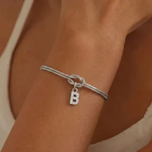 Bracciale in acciaio inossidabile a doppia catena serpente argentata con ciondolo lettera B.