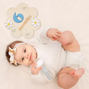 Baby Holz Meilenstein Monat Schild blumige Foto Requisite fuer Neugeborene Erinnerung.
