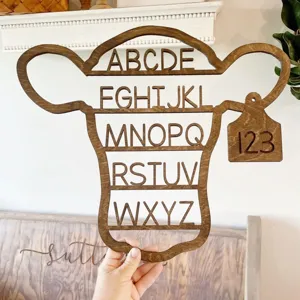Houten koe alfabet wandhanger boerderij bord educatieve letter decoratie detail weergave