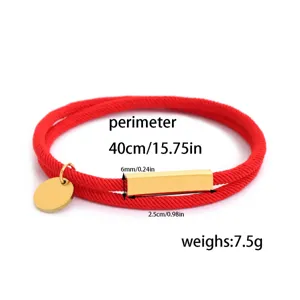 Bracciale in corda Milano rossa con barra metallica magnetica e ciondolo rotondo, perimetro 40cm.