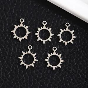Roestvrij staal zon holle hanger sieraden detail, perfect voor DIY armband en ketting bedels.