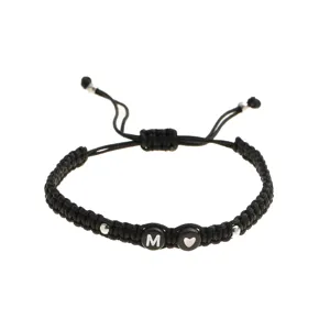 Braccialetto intrecciato nero fatto a mano con iniziale M e ciondolo a cuore.