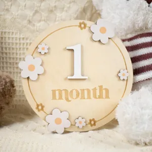 Hölzerne monatliche Meilenstein Karte für Baby Fotografie, 1 Monat Holzscheibe mit Blumen.