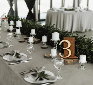 Holz Tischnummer 3 Schild Hochzeit Event Dekoration rustikale Holzplatzkarten Tischdeko