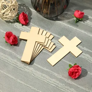 Croix en bois non peintes tranches vierges artisanat DIY pour peinture d'enfants vue de détail