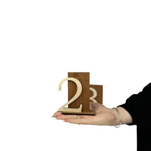 Hölzernes Tischnummer Schild Hochzeit Tischdeko rustikaler Zahlenständer für Restaurant