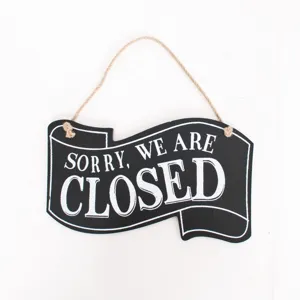 Vintage Holz Hängeschild mit Sorry We Are Closed Text, ideal für Bar und Laden Dekoration.