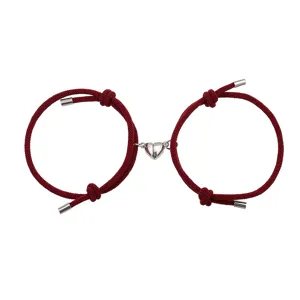 Set van magnetische rode touw armbanden voor koppels, minimalistisch legering hart.